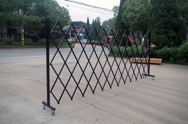 Scissor gates