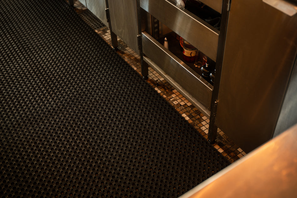 Safe Step Light – Anti-Slip Rubber Mat