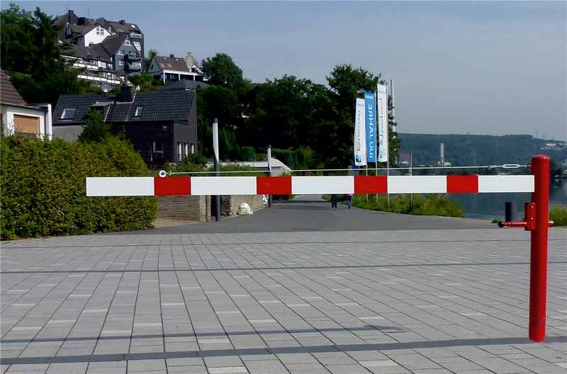 Swing Barrier with Pull Rope Reinforcement