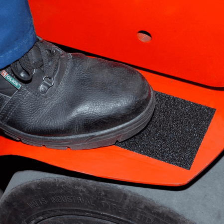H3402N Coarse Safety Grip on Vehicle